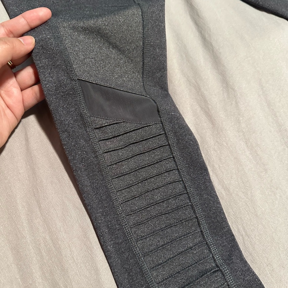 ALO Moto Leggings for Women Small Dark Gray - Picture 6 of 8